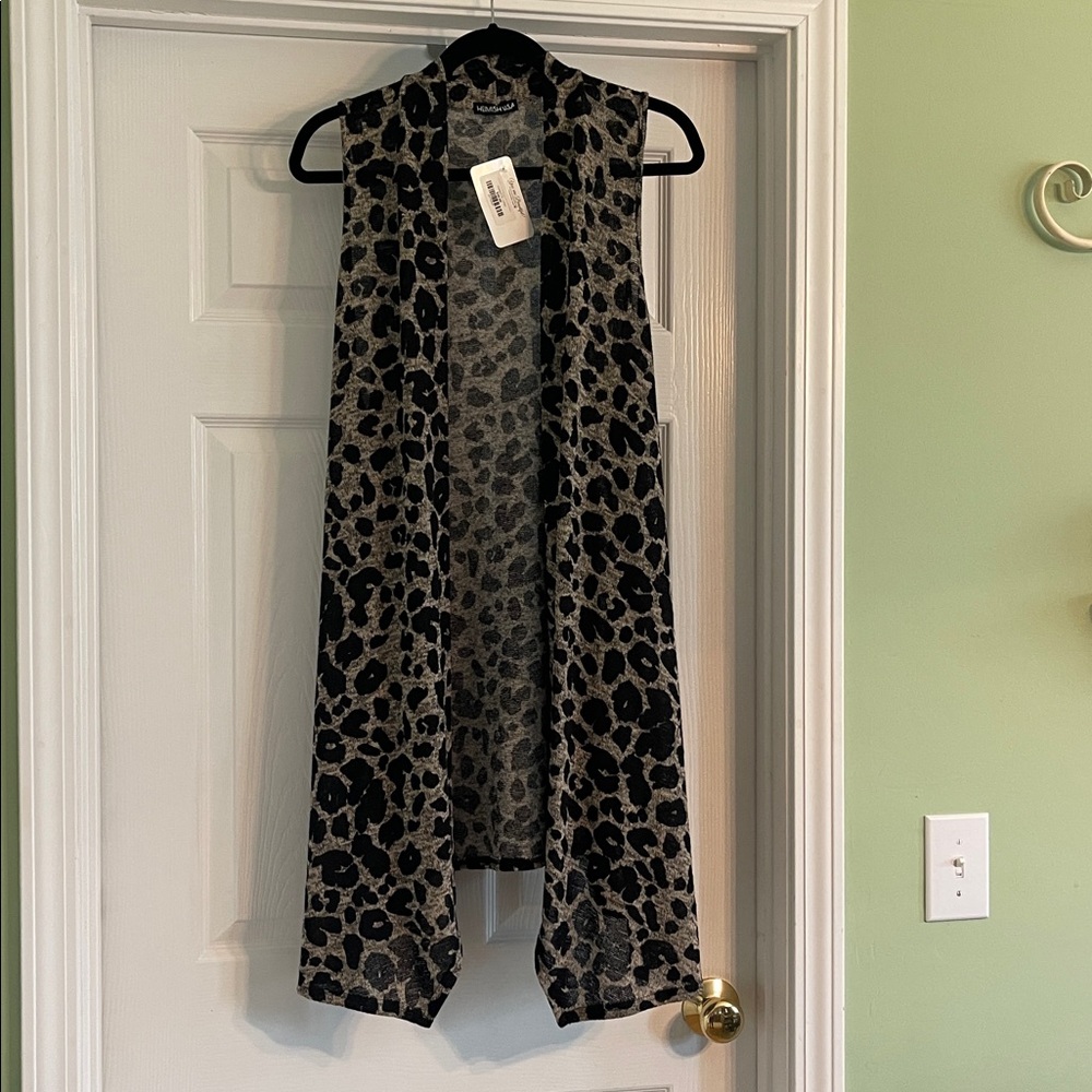 Boutique Leopard Sleeveless Kimono Vest-Size Large